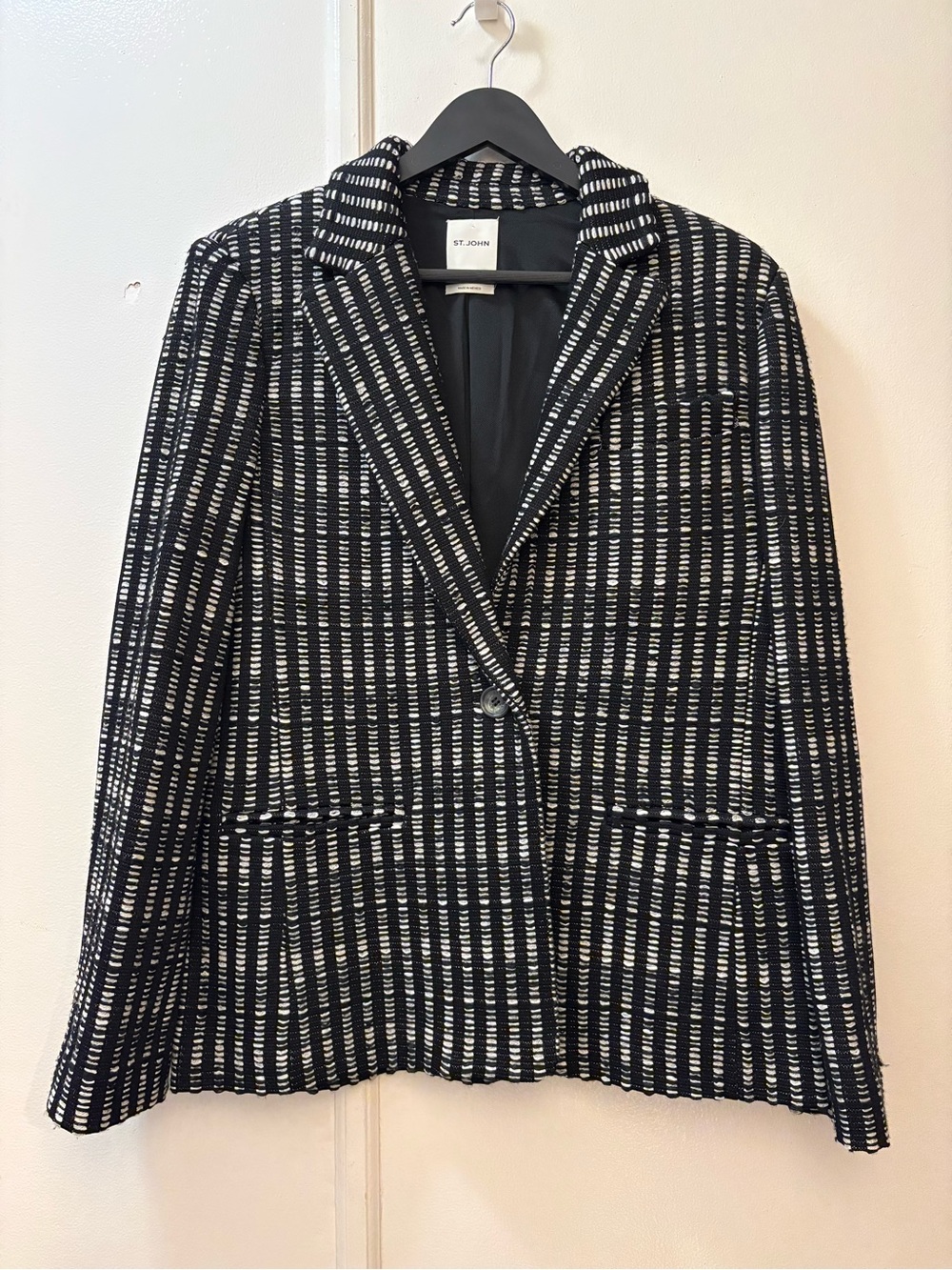 St. John Black and White Textured Single-Button Blazer - AMAZING CONDITION